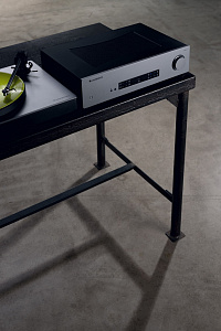 Интегральный стереоусилитель Cambridge Audio CXA61  Lunar Grey