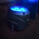 Cameo ROOT PAR IP – Стационарный LED PAR, RGBW 7×8 Вт.,