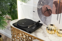 Комплект стереоусилитель Phaze Audio VOLT Цвет: Чёрный [Black] + проигрыватель виниловых дисков Phaze Audio Diana MK2 Цвет: Чёрный [Shadow black]