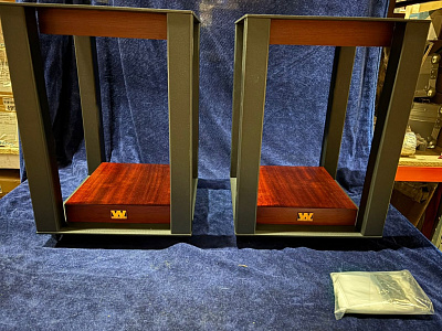 Полочная акустическая система со стойками Wharfedale 85th Anniversary Linton with stands Цвет: Красное Дерево [MAHOGANY]