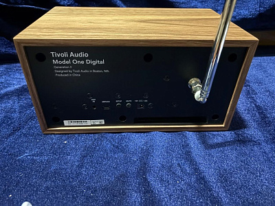 Радиоприемник с Wi-Fi Tivoli Model One Digital Gen 2 Цвет: Орех [Walnut]