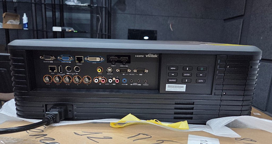 Мультимедийный инсталляционный лазерный проектор Vivitek  DU7295Z-BK Мультимедийный инсталляционный лазерный проектор Vivitek  DU7295Z-BK