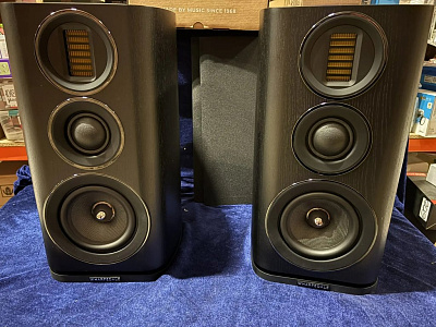 Полочная акустическая система  Wharfedale EVO 4.2  Цвет: Черный Дуб [BLACK OAK]