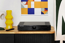 Комплект стереоусилитель PHAZE AUDIO VOLT black + проигрыватель винила DIANA walnut