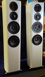 Напольная акустическая система  Wharfedale EVO 4.4 Цвет: Белый Дуб [WHITE OAK]