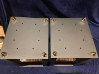 Напольная подставка для АС Wharfedale Linton Stand Цвет: ОРЕХ [ANTIQUE WALNUT]