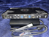 Матричный коммутатор Lightware UCX-4x2-HC30